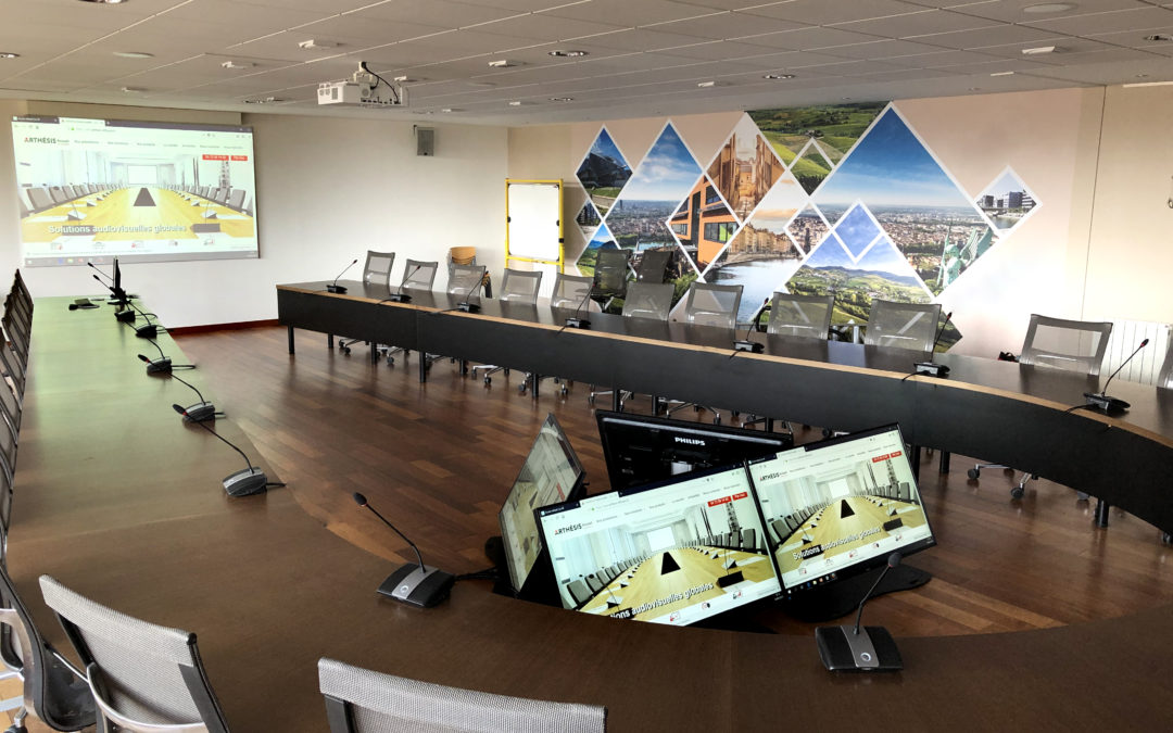 Installation audiovisuelle d’une salle de conseil : plusieurs solutions associées en un seul lieu