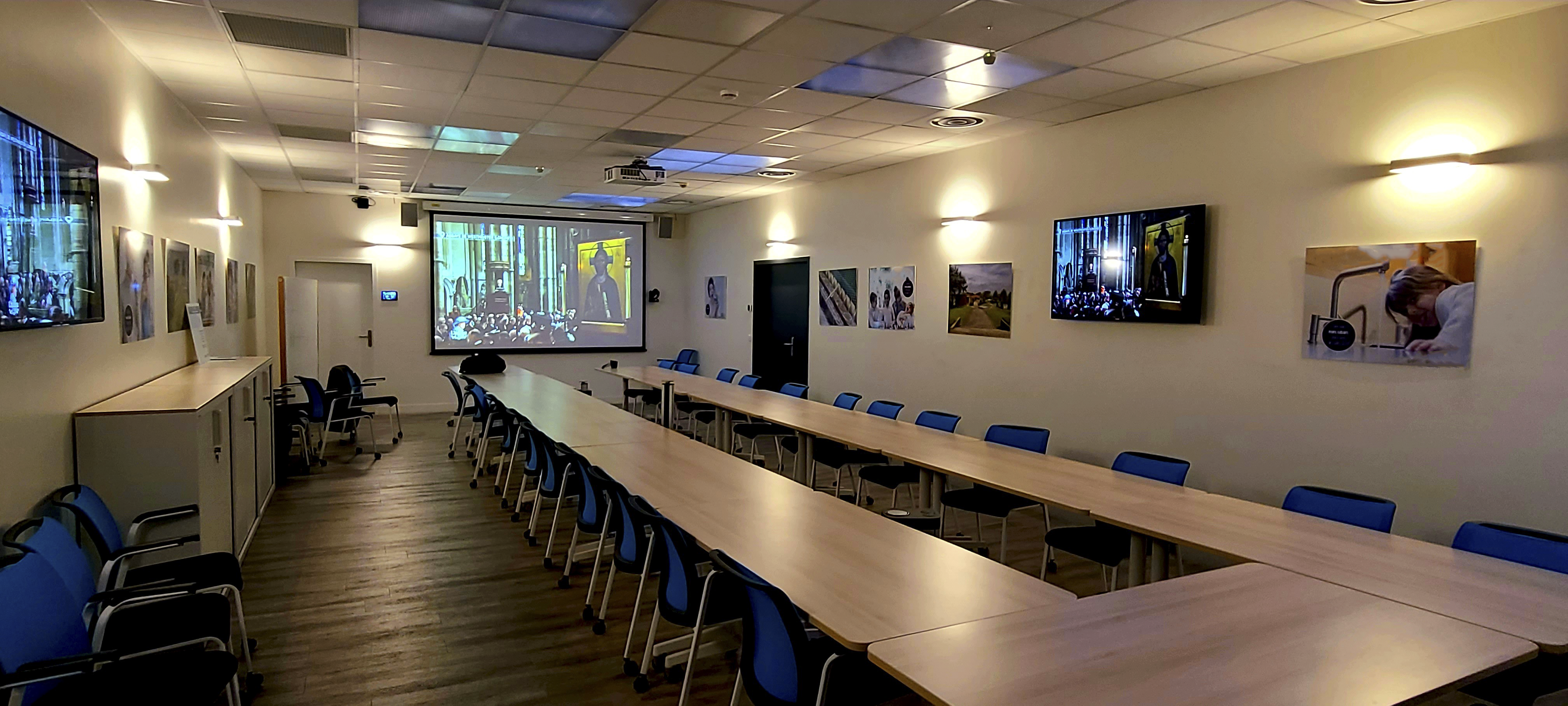 Salle de réunion visioconférence